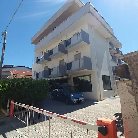 La Perla Hotel