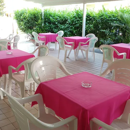 La Perla Ξενοδοχείο 3*