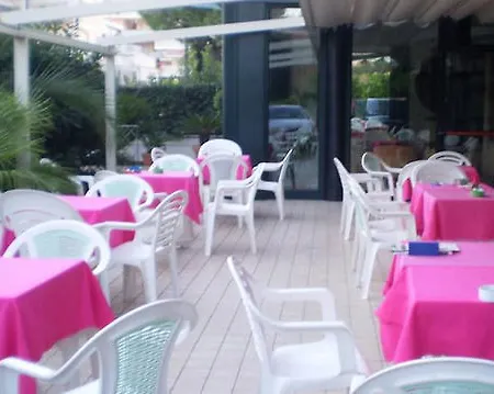 Hotel La Perla 3*